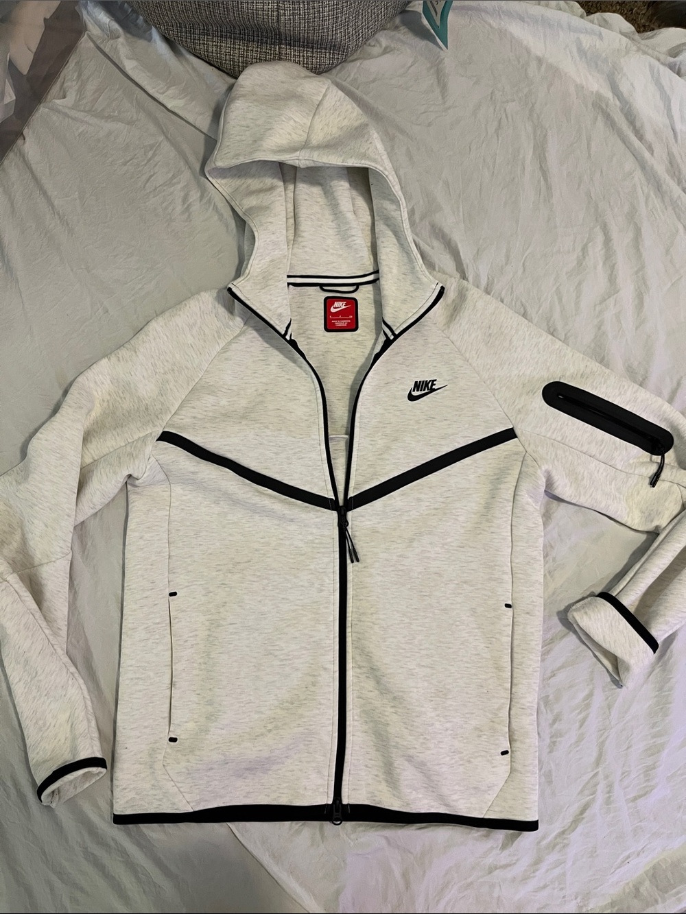 Nike Men’s Light Heather Gray Hooded Zip Jacket with Black Trim
